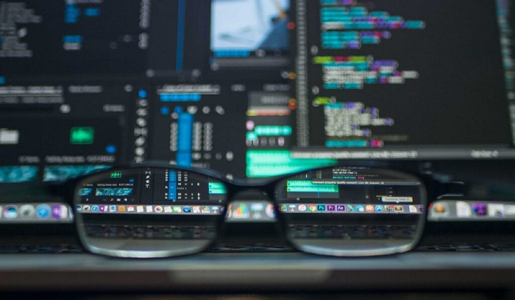 Stalkerware: Πώς θα καταλάβετε εάν παρακολουθούν το κινητό σας