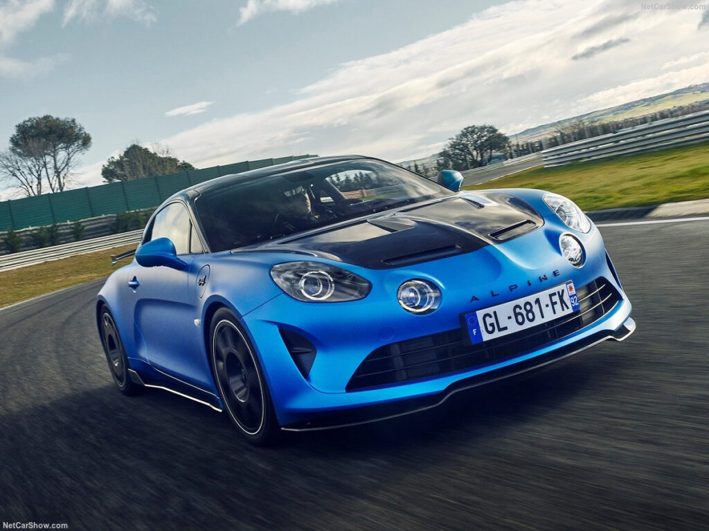 Η πανάλαφρη Alpine A110 R πιάνει τα 100 χλμ σε 3,9 δευτερόλεπτα