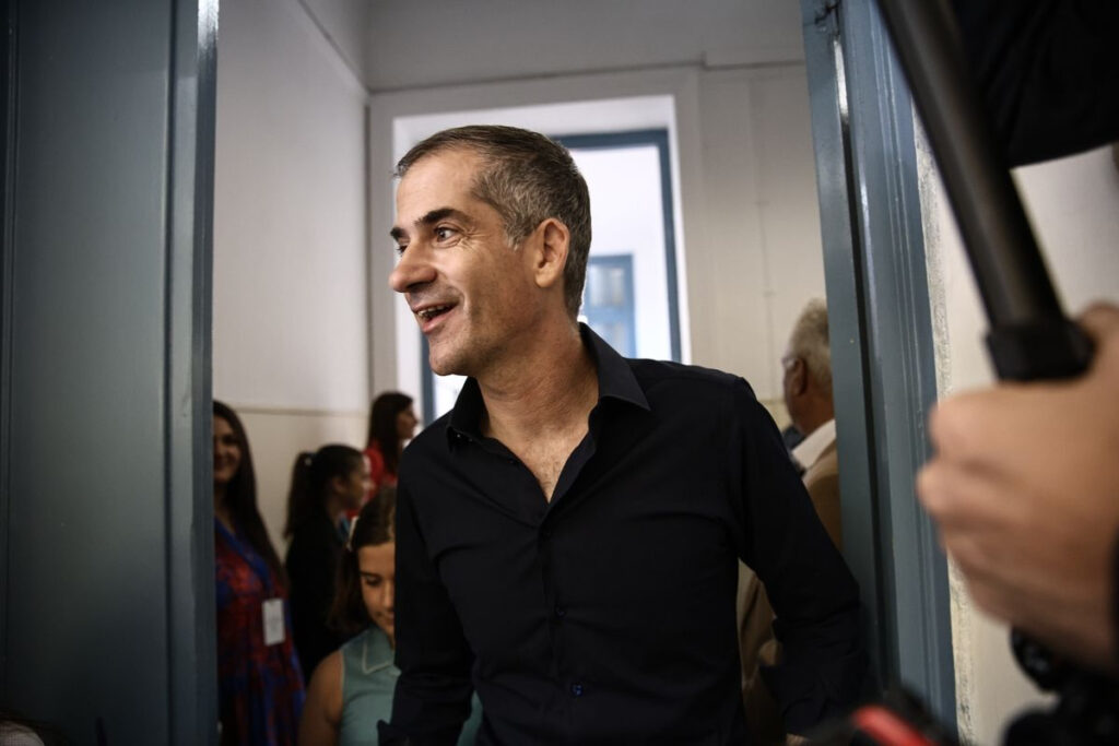 Ετοιμάζει βαλίτσες για ΗΠΑ ο Κώστας Μπακογιάννης