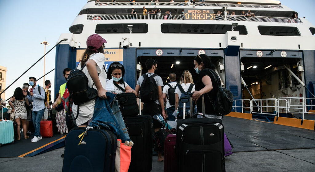Νέα μέτρα στα πλοία: Ανέτοιμα τα νησιά για rapid test, απλή σύσταση για self test
