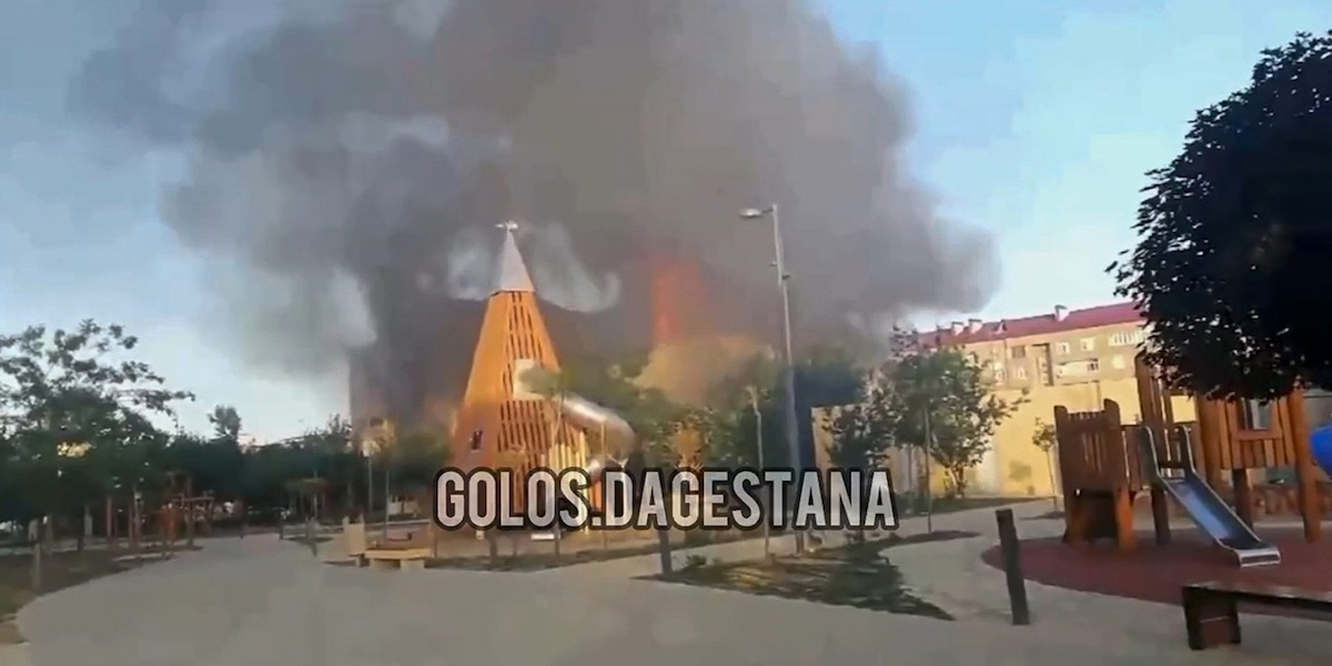 Ρωσία: Τουλάχιστον 16 νεκροί από τις τρομοκρατικές επιθέσεις στο Νταγκεστάν