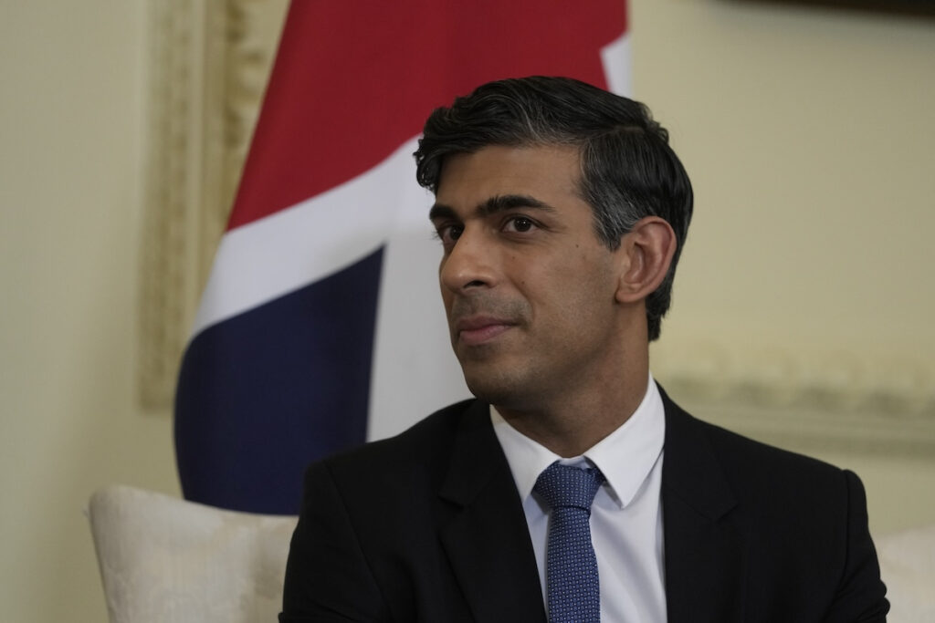 Ρίσι Σούνακ: Εισέβαλαν και αφόδευσαν σε κατοικία ιδιοκτησίας του