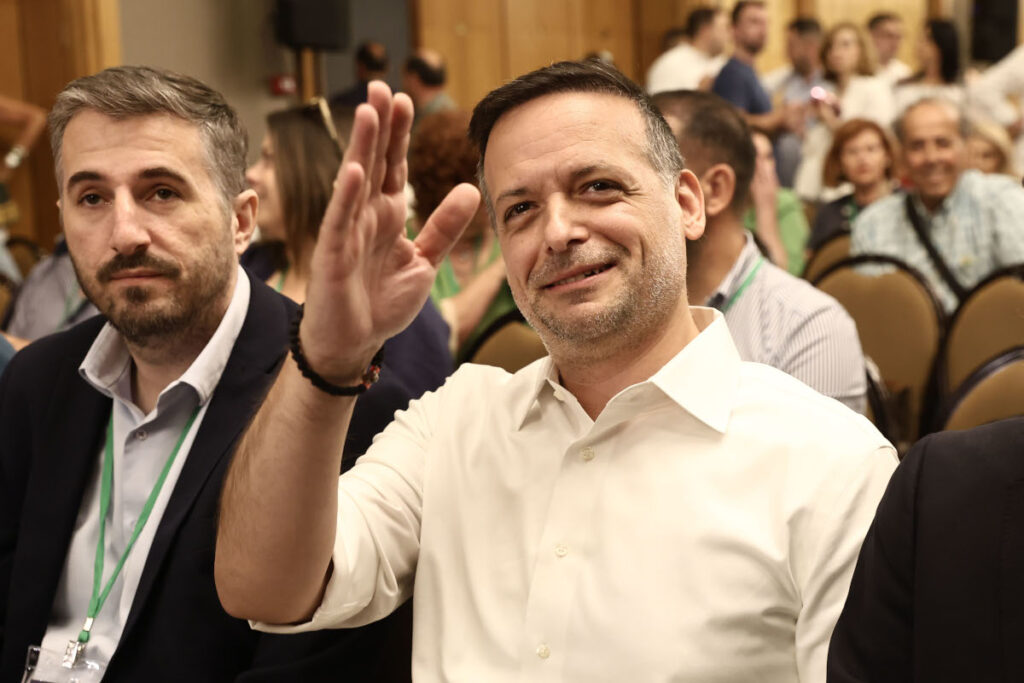 ΠΑΣΟΚ: Βγήκε μπροστά ο Δούκας, «παρών» και από Γερουλάνο – Σήκωσε… το γάντι ο Ανδρουλάκης
