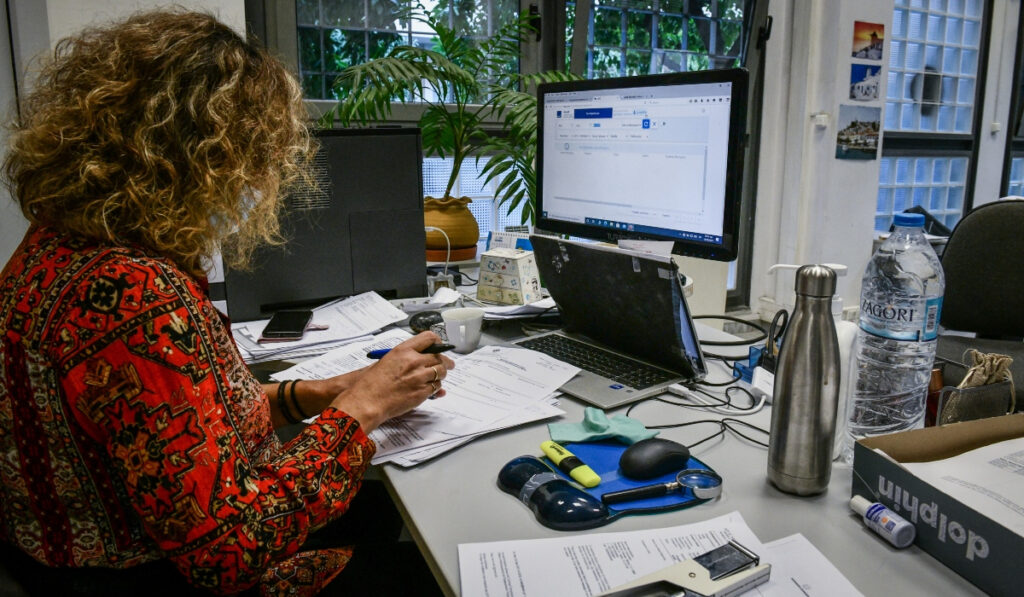 Στα ύψη τα χρέη σε εφορία και ασφαλιστικά ταμεία – Η ακτινογραφία των οφειλών