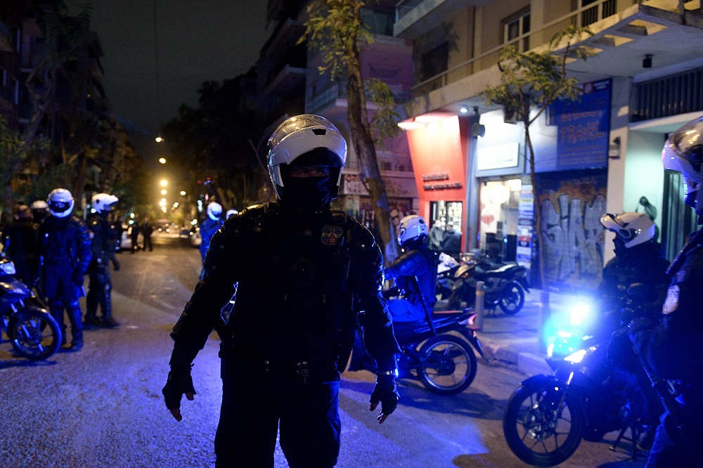 Εξάρχεια: Τέσσερις προσαγωγές για παραβίαση των μέτρων