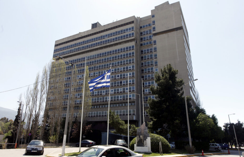 ΒΗΜΑ: Το «τρίγωνο» που εγκατέστησε το Predator στην ΕΥΠ και η λίστα των «χειριστών» του!