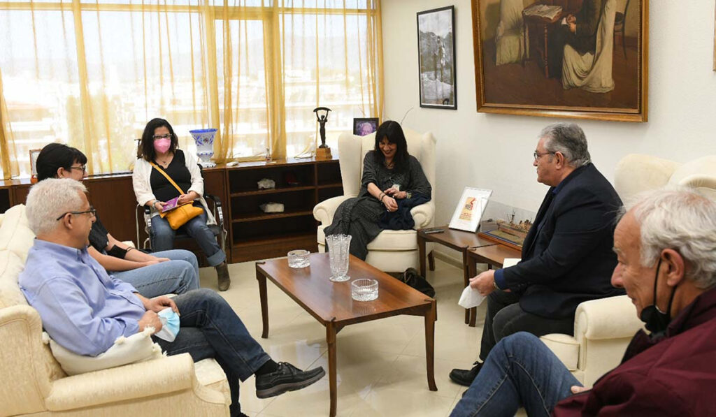 Συνάντηση Κουτσούμπα με την οικογένεια του Μητροπάνου – Συναυλία στις 30/5 στο γήπεδο Πανιωνίου