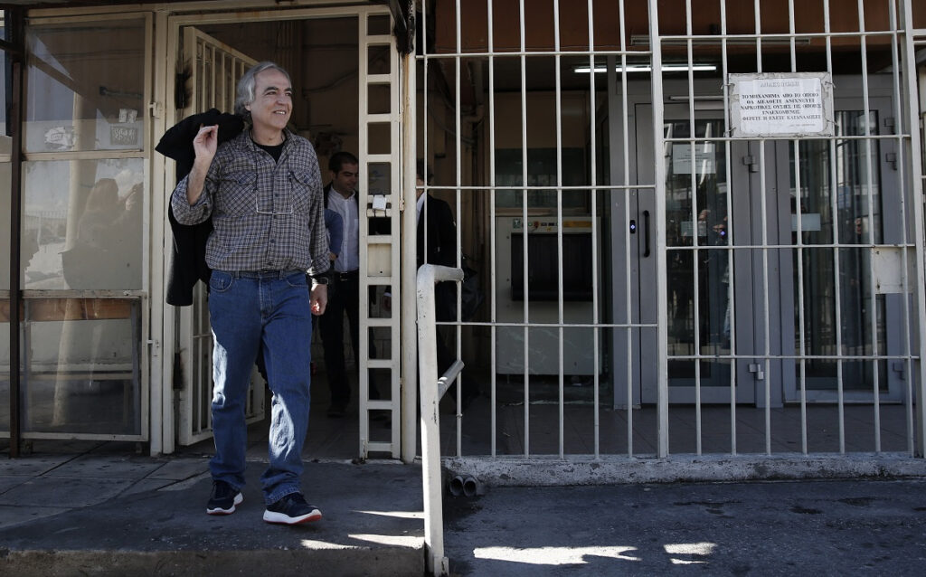 Αντίστροφη μέτρηση για την αποφυλάκιση ή όχι του Δημήτρη Κουφοντίνα