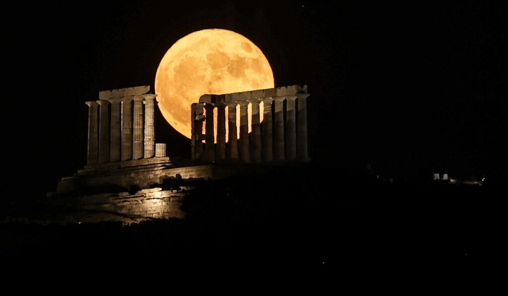 Πανσέληνος Ιουλίου 2023: Μαγευτικές εικόνες στο Σούνιο