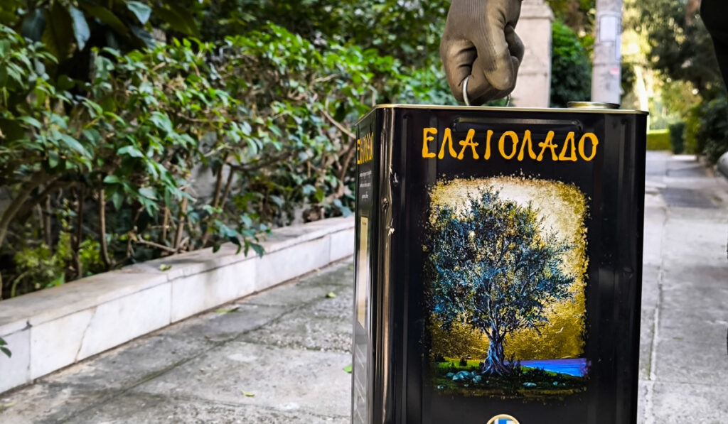 Ελαιόλαδο: Αντιδράσεις για τους τενεκέδες – Νέα επίσημη ενημέρωση