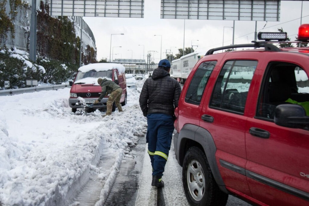 Κλειστοί δρόμοι στην Αθήνα από την κακοκαιρία Φίλιππος