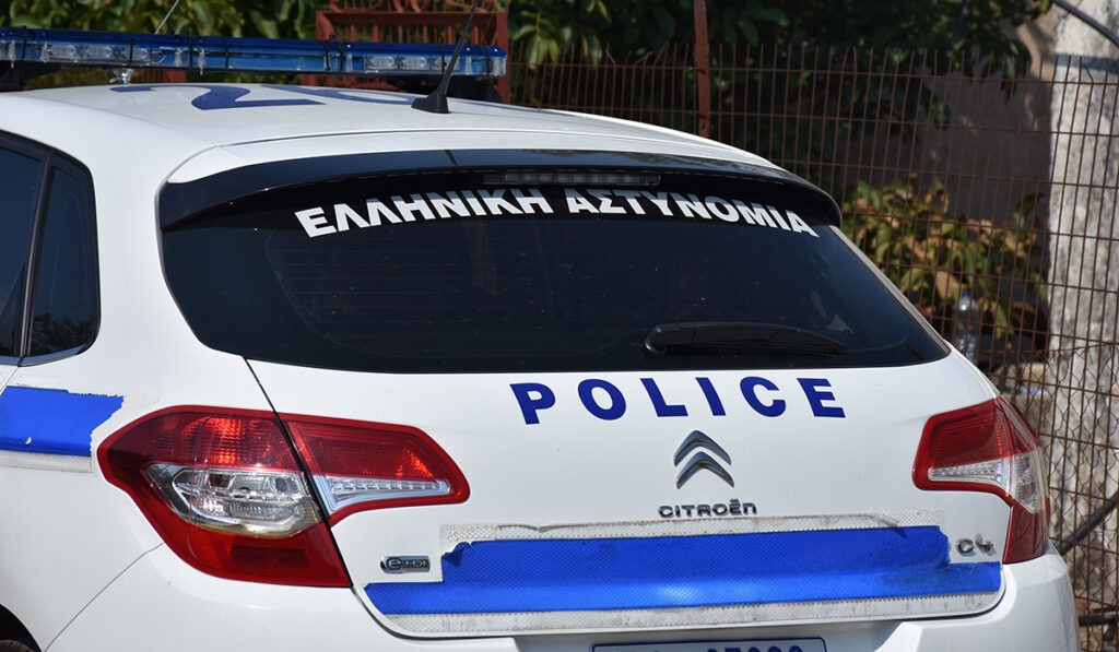 Πανικός στη Λάρισα: Γιος απειλούσε με μαχαίρι τον πατέρα του