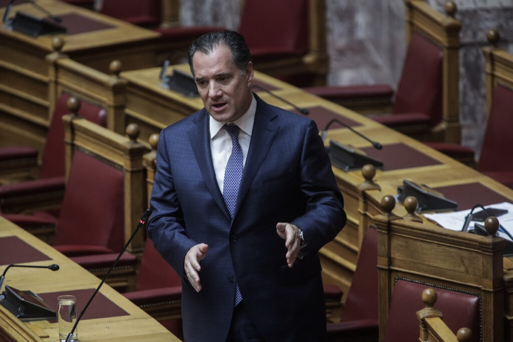 Άδωνις Γεωργιάδης για χειρουργεία: «Αυτός που έχει να πληρώσει, πηγαίνει το απόγευμα»