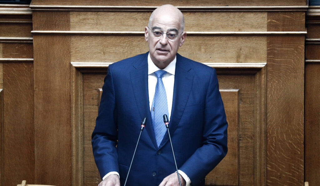 Αλλο ο Δένδιας, άλλο οι δύο «Γιάννηδες»