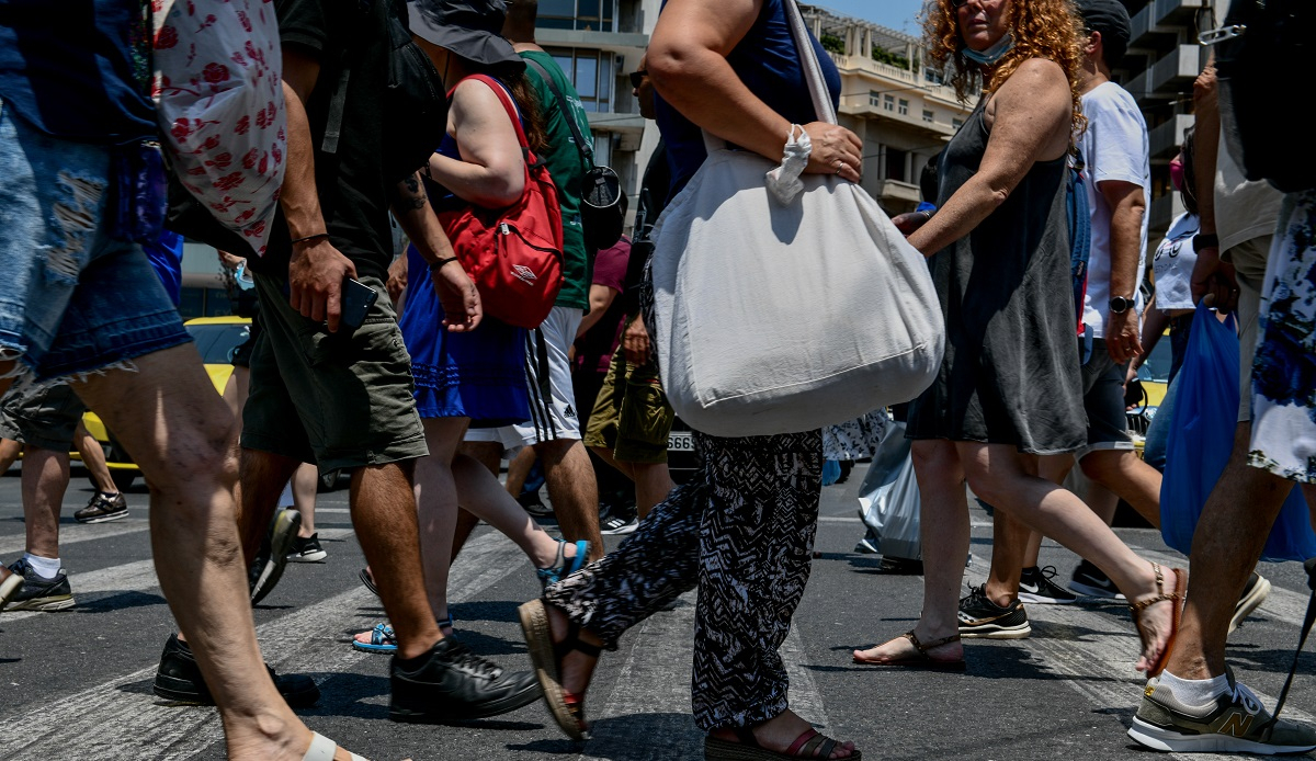 Κορονοϊός: «Βράζουν» τα κρούσματα σήμερα στην Αθήνα – Οι «κόκκινοι» δήμοι