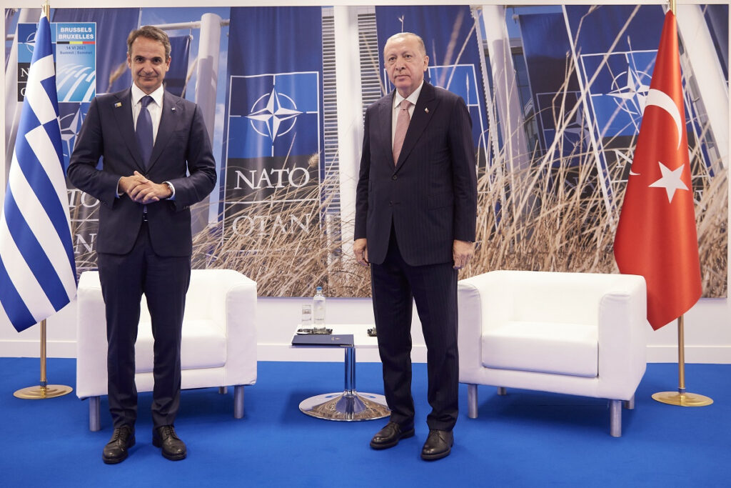 Δεν επιβεβαιώνει, ούτε διαψεύδει η Αθήνα το γεύμα Μητσοτάκη – Ερντογάν στην Κωνσταντινούπολη