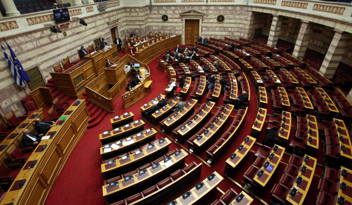 Συνταξιούχοι βουλευτές διεκδικούν έως και 360.000 ευρώ αναδρομικά