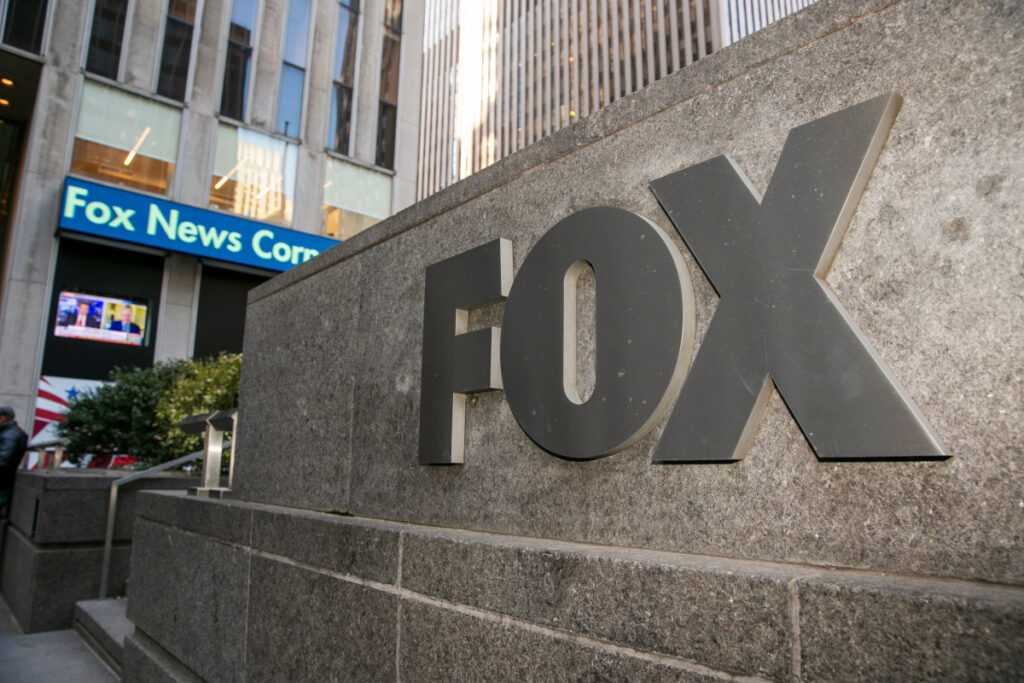 «Μηχανή που καταστρέφει ανθρώπους το FOX» καταγγέλλει παραγωγός που «έφαγε» ο Τραμπ