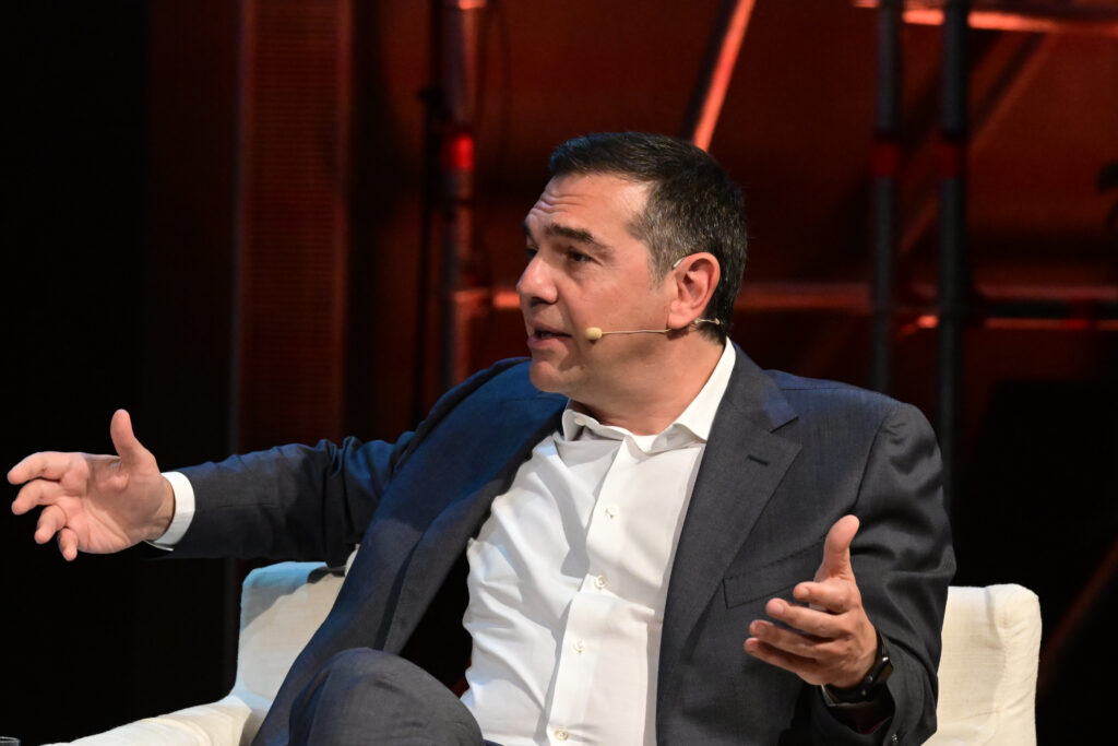 Ενιαίο σχήμα Κεντροαριστεράς θέλει το 83% των ψηφοφόρων ΣΥΡΙΖΑ και ΠΑΣΟΚ – Η δημοσκόπηση που παρουσίασε ο Τσίπρας