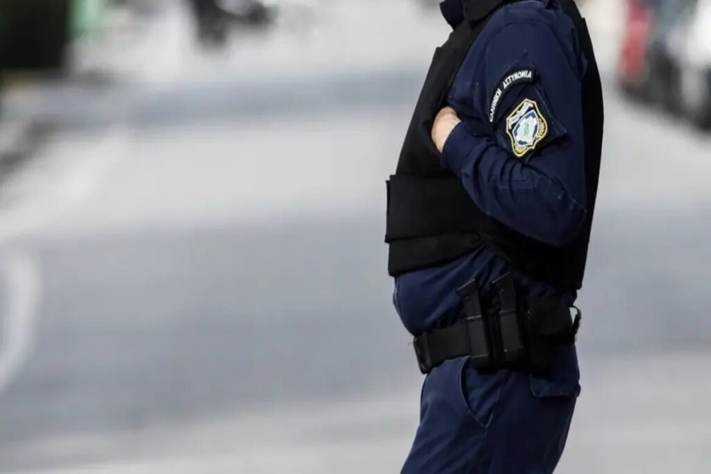 Παρέμβαση Βουρλιώτη για τον αστυνομικό της Βουλής: Έρευνα για ξέπλυμα μαύρου χρήματος
