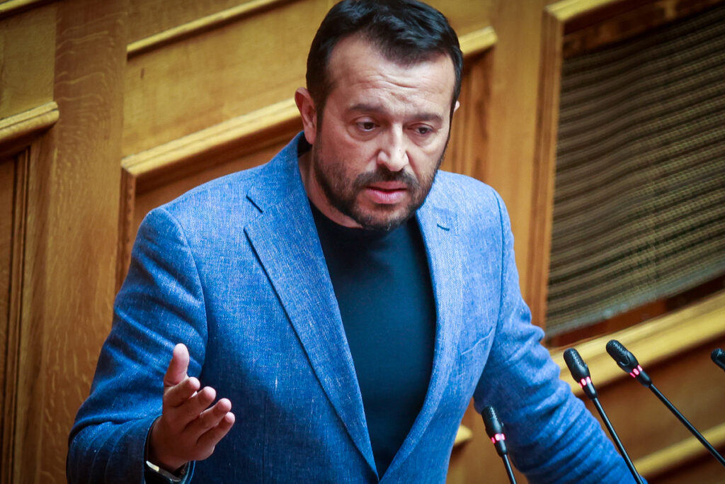 Βουλή: Κυβερνητικά τεχνάσματα για να μην συζητηθεί η πρόταση νόμου του ΣΥΡΙΖΑ για την Οικονομία