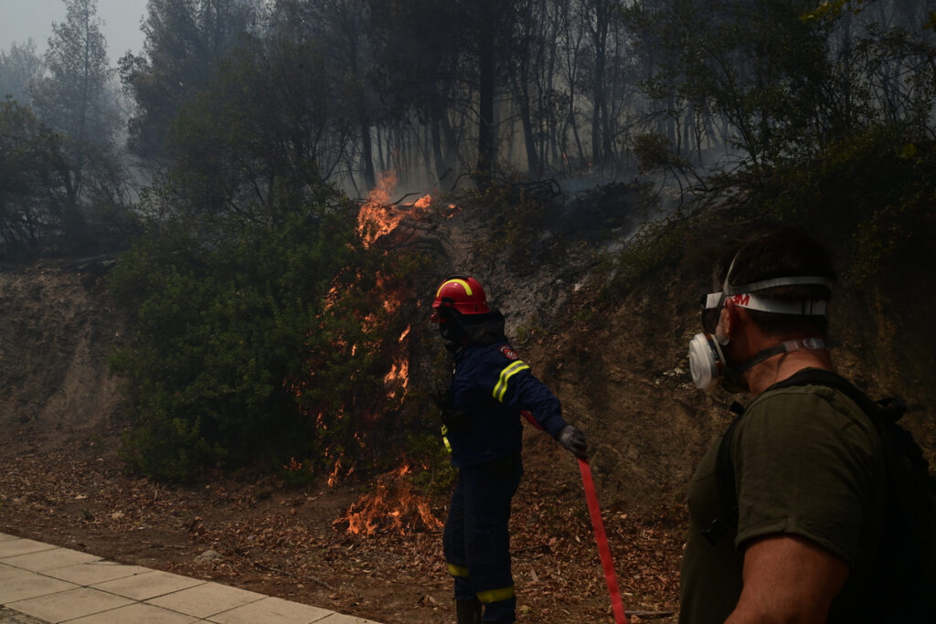 Φωτιές στην Ελλάδα: 1 στις 3 προκλήθηκε από κεραυνούς – Η κατάσταση στα μέτωπα