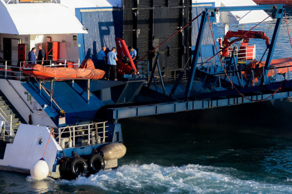 Ταλαιπωρία μεσοπέλαγα για 1.106 επιβάτες του πλοίου Power Jet λόγω μηχανικής βλάβης