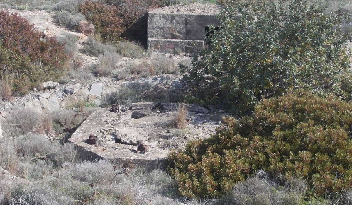 «Μάχη» των κατοίκων της Πέρδικας για να μην «ξεπουληθούν» τα Οχυρά – Αίτημα να περιέλθουν στον Δήμο Αίγινας