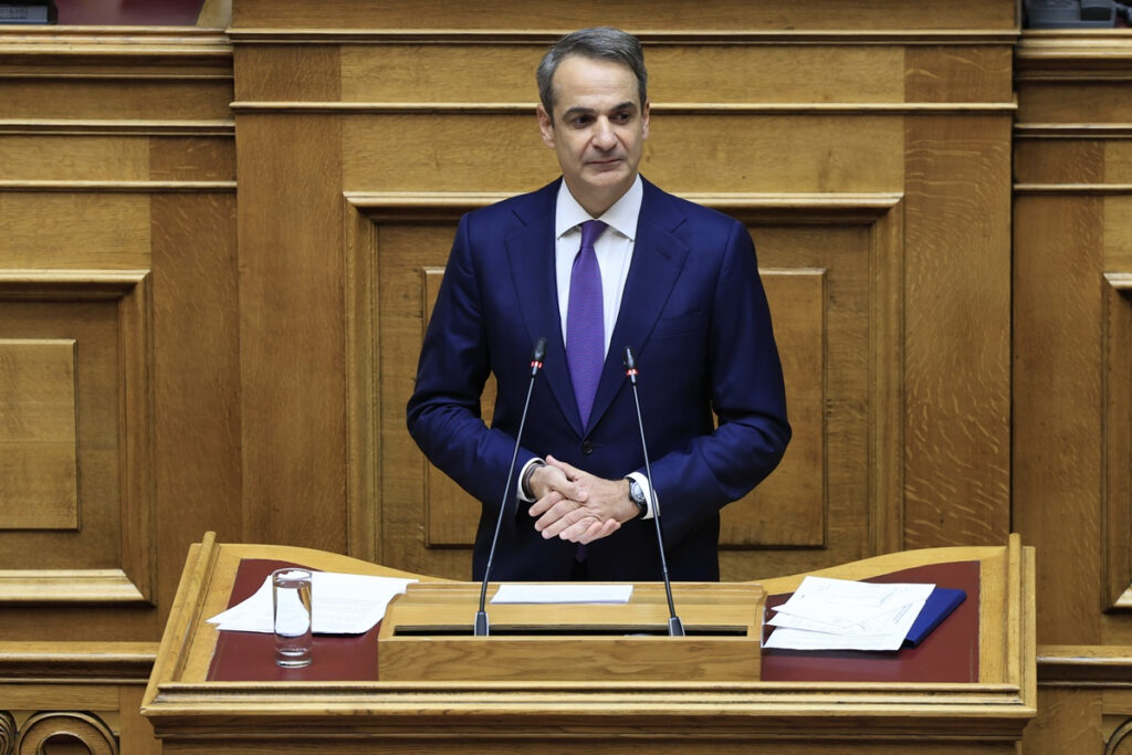 Προϋπολογισμός 2024: Μοίρασε pass και ψίχουλα στους γιατρούς ο Μητσοτάκης – Ερχονται τα μη κρατικά ΑΕΙ