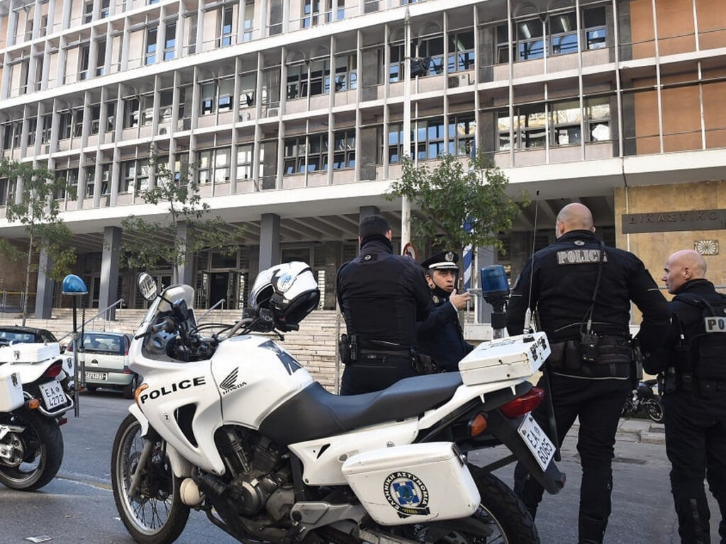 Φόβοι για «άλμα» από τις βόμβες στις σφαίρες – Η νέα γενιά της τρομοκρατίας στο προσκήνιο