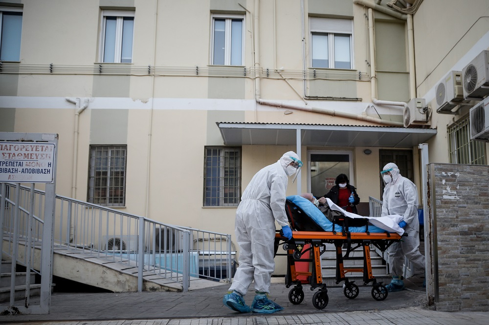 Τσιόδρας: Οι απρόσεκτες συμπεριφορές οδηγούν σε εστιακές αναζωπυρώσεις