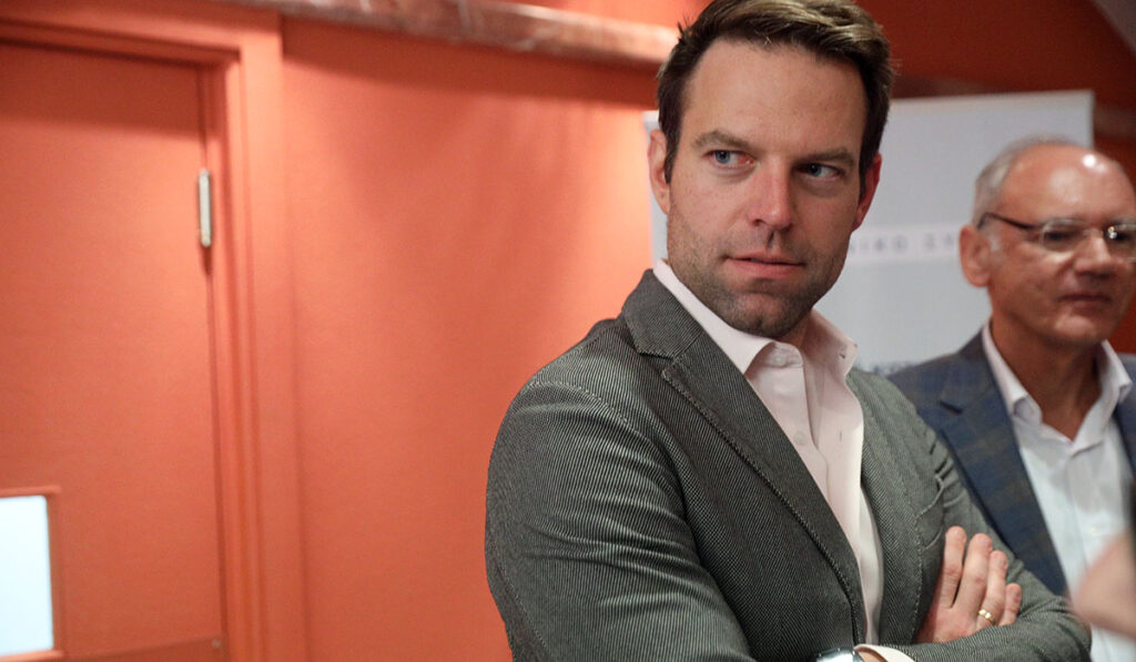 Ο Κασσελάκης απαντά στον «κυβερνητικό εκπρόσωπο Μητσοτάκη και Σημίτη», Μαρινάκη, για το χρέος