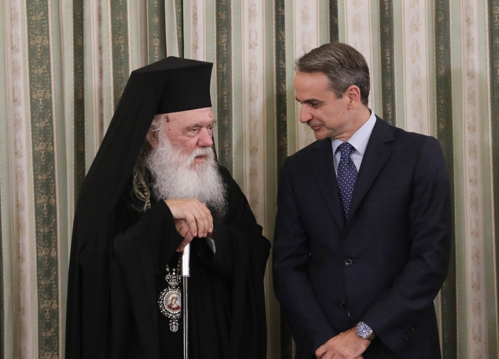 Αιφνιδιασμός στην κυβέρνηση για την ξαφνική κλιμάκωση της κόντρας με την Εκκλησία