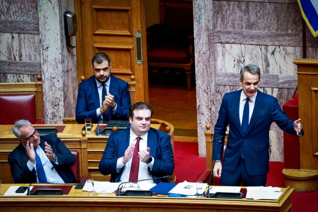 Με συγκρούσεις μέσα και έξω από τη Βουλή πέρασαν τα ιδιωτικά πανεπιστήμια – Τα highlights της συζήτησης