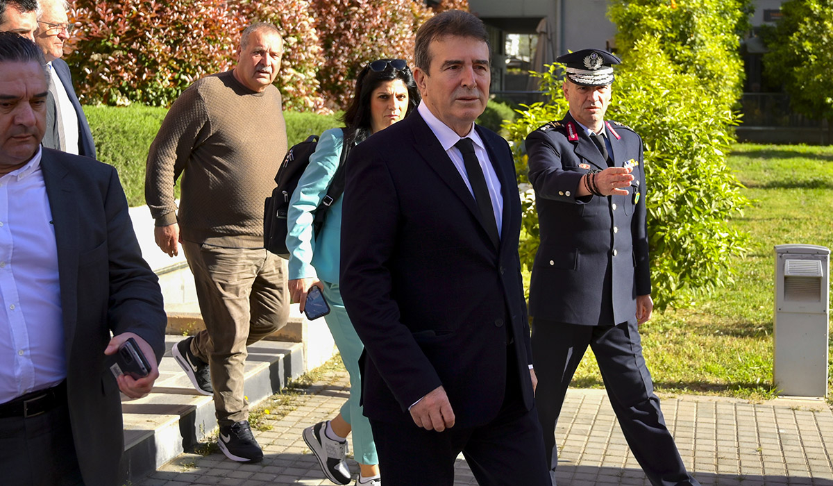 «ΟΠΚΕ και αστυνομικοί με δίκυκλα θα περιπολούν στις παραλίες» προανήγγειλε ο Χρυσοχοΐδης