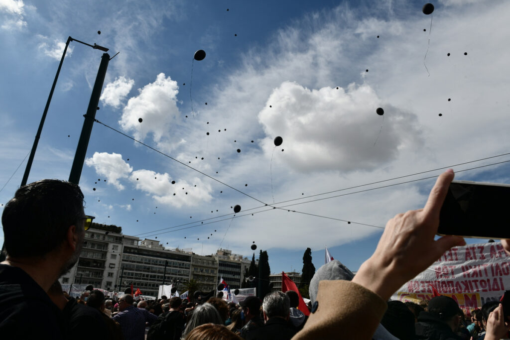 Νέο συλλαλητήριο στο Σύνταγμα την Κυριακή από γονείς: «Ποτάμι οργής – Να αποδοθούν οι ευθύνες για τα Τέμπη»