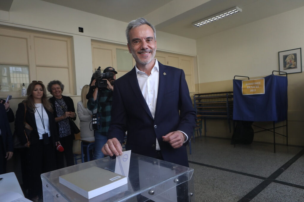 Ψήφισε ο Κωνσταντίνος Ζέρβας στη Θεσσαλονίκη – «Ζήτω την ανανέωση της εμπιστοσύνης»