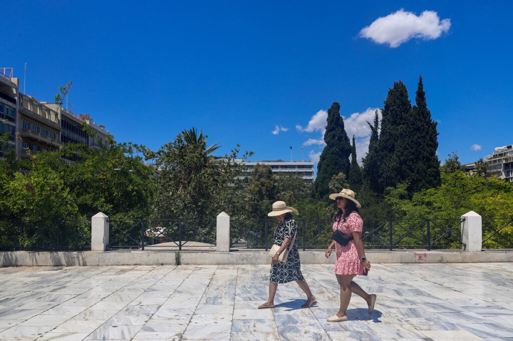 Καιρός σήμερα: Το μελτέμι συνεχίζεται – Στους 40 βαθμούς θα «σκαρφαλώσει» ο υδράργυρος