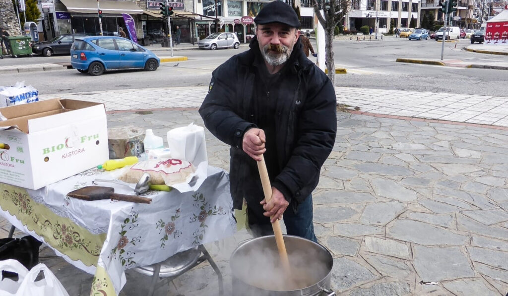 Πρώην εθελοντής καρφώνει τον «Άλλο άνθρωπο»: Με απείλησαν ότι θα μου σπάσουν τα πόδια