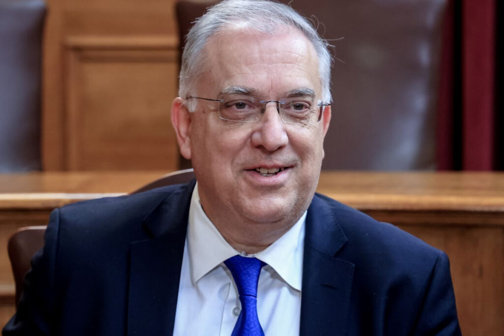 Θεοδωρικάκος: Θα απαγορευτεί να βάζουν βενζίνη στα πρατήρια όσοι μοτοσυκλετιστές δεν φορούν κράνος