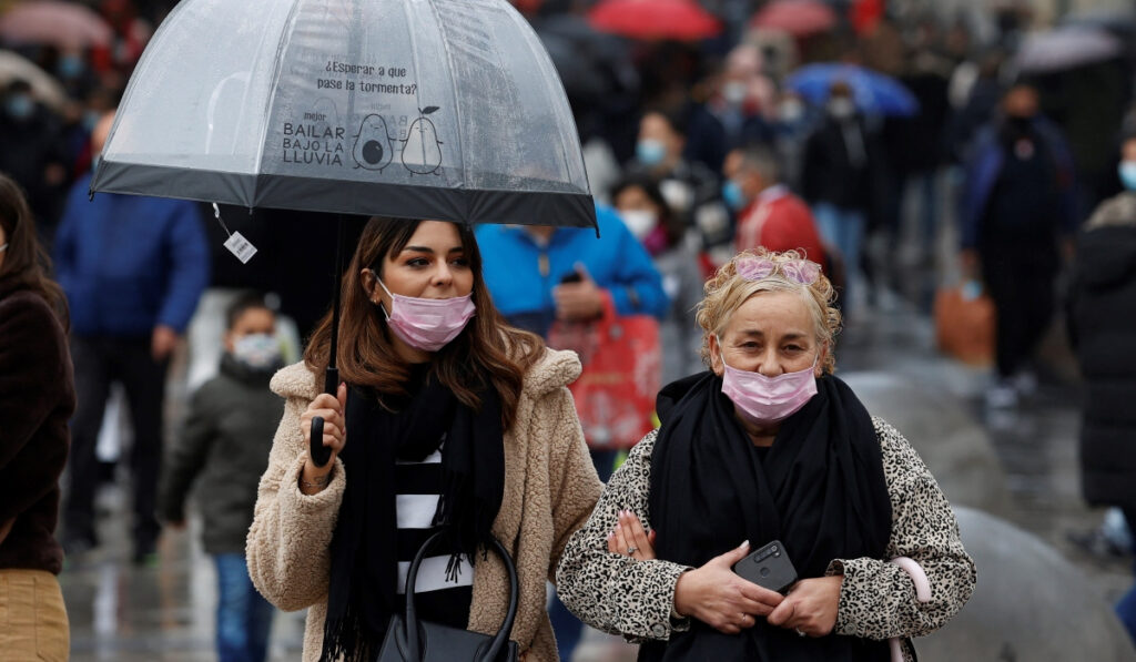Ισπανία: Πάνω από οκτώ εκατ. άνθρωποι έχουν διαγνωστεί θετικοί στον κορονοϊό