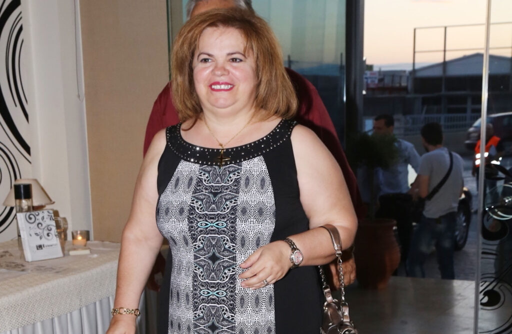 Έφη Θώδη: Τραγούδησε το «Madame» σε πανηγύρι στην Ηλεία και έγινε viral (Βίντεο)