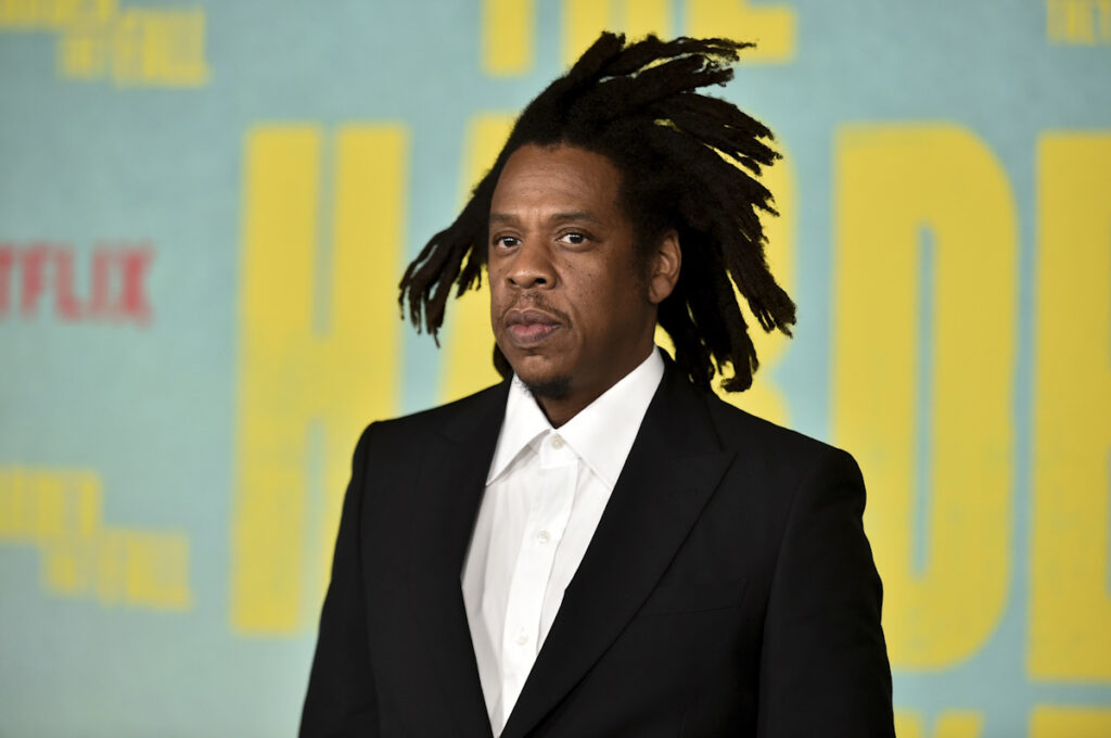 O Jay-Z ζητά να μάθει ποια γυναίκα τον κατηγορεί για βιασμό