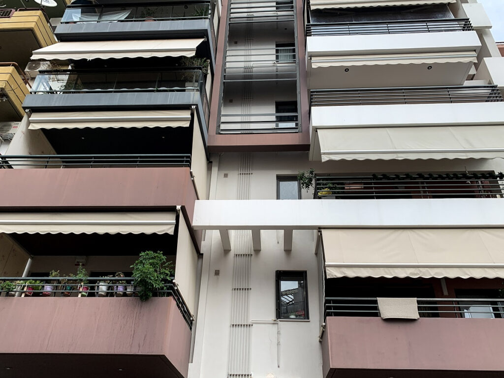 Νέα εξέλιξη στο πρόβλημα με τα πάρκινγκ στις πιλοτές
