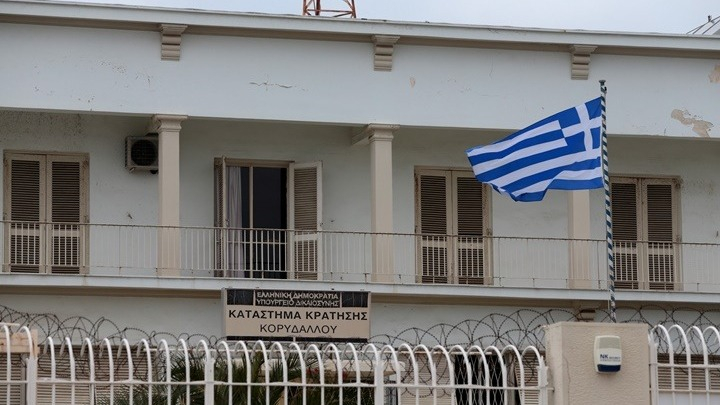 Νέα «έφοδος» της ΕΛ.ΑΣ. στις φυλακές Κορυδαλλού: Βρέθηκαν μαχαίρια και κάνναβη