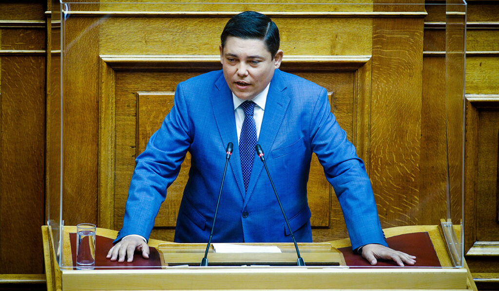 Θετικός στον κορονοϊό ο Γιάννης Μπουρνούς – Είχε εμβολιαστεί τον Ιούνιο