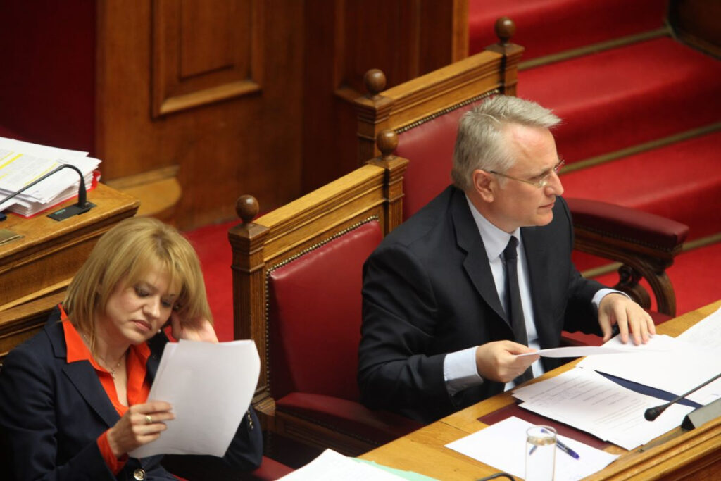 Αγριος καβγάς Τζάκρη – Ραγκούση