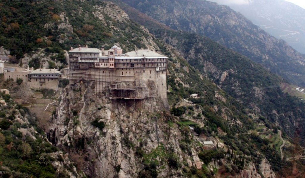 Μετάλλαξη Δέλτα: Μοναχός από το Άγιο Όρος ο 49χρονος – Σε κρίσιμη κατάσταση