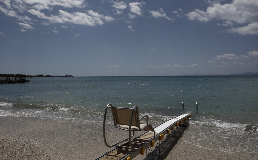 Κρύα για την εποχή η θάλασσα