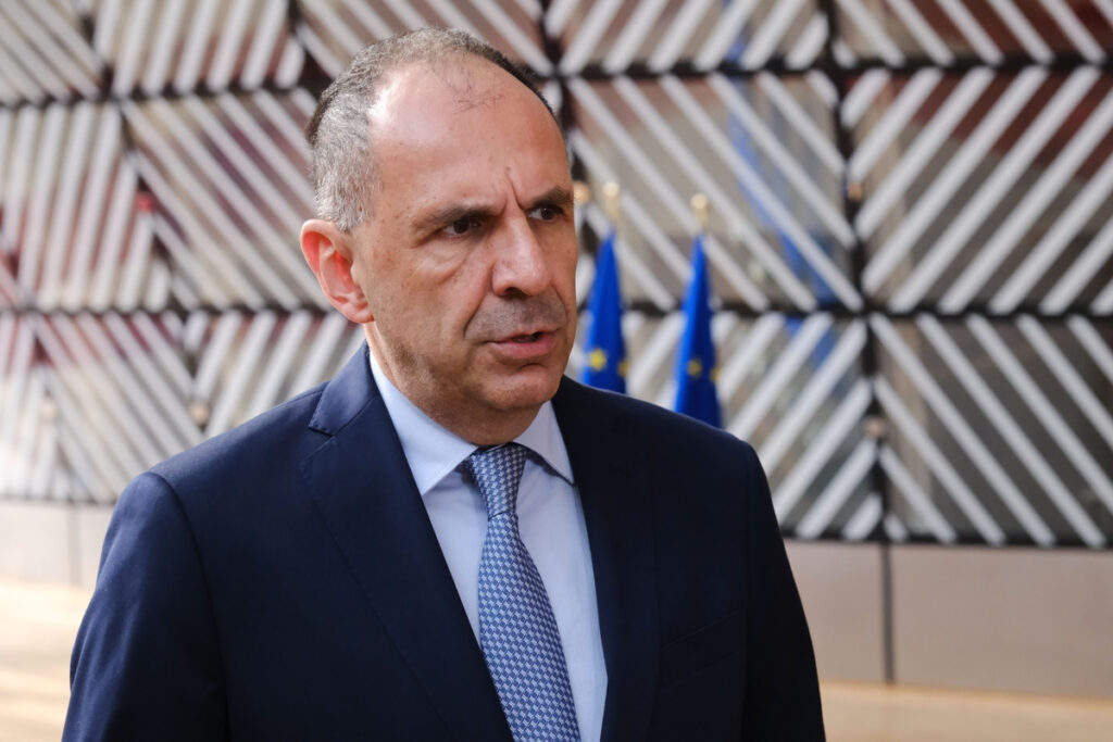 Πιο βαθιά στο ράφι τα Μνημόνια με τη Βόρεια Μακεδονία